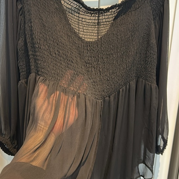 Love & Legend Black Sheer Long Sleeve Smocked Off the Shoulders Blouse Size 20 - Picture 11 of 15